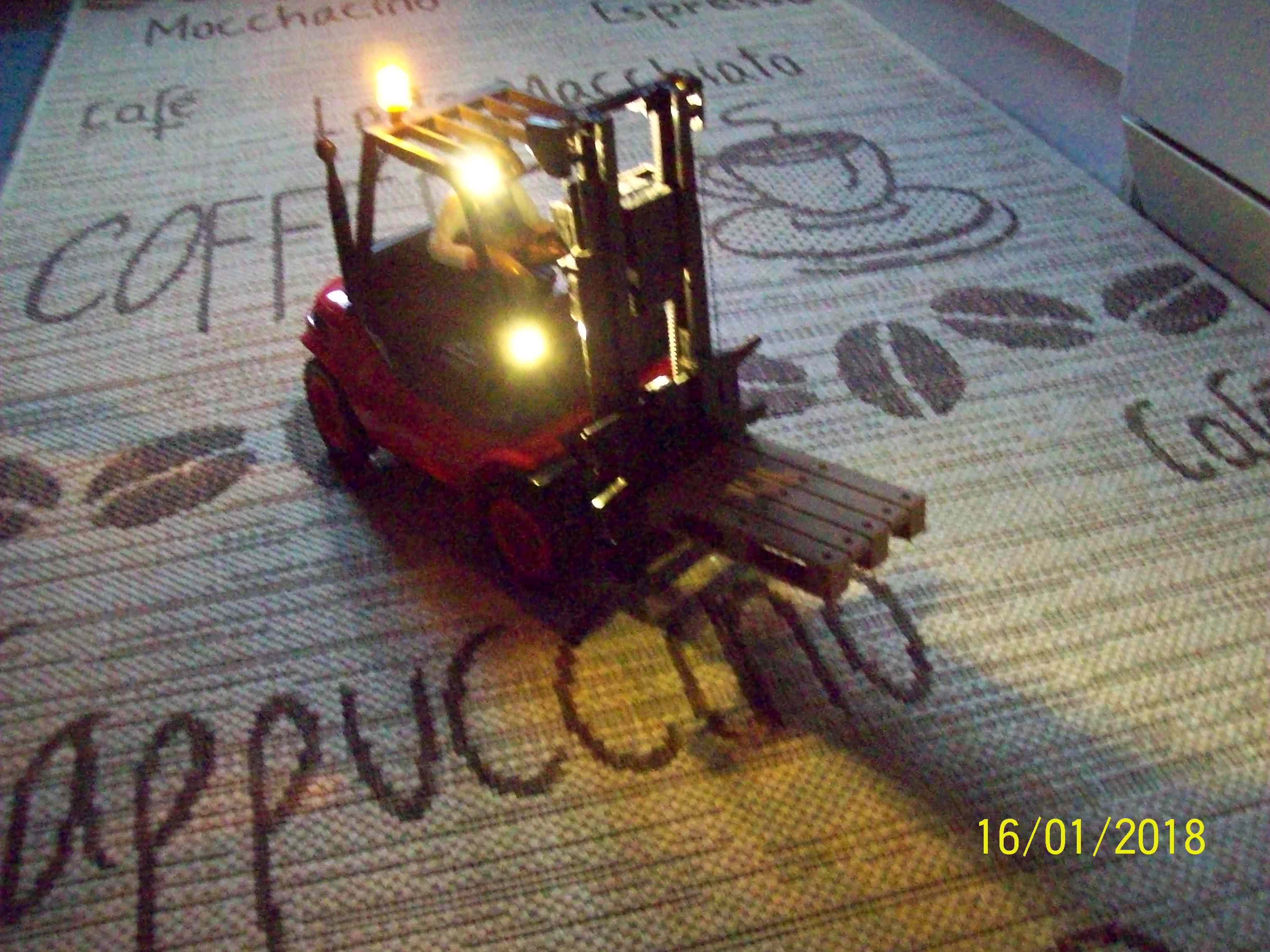 Mit Beleuchtung und Motorgeräusch !